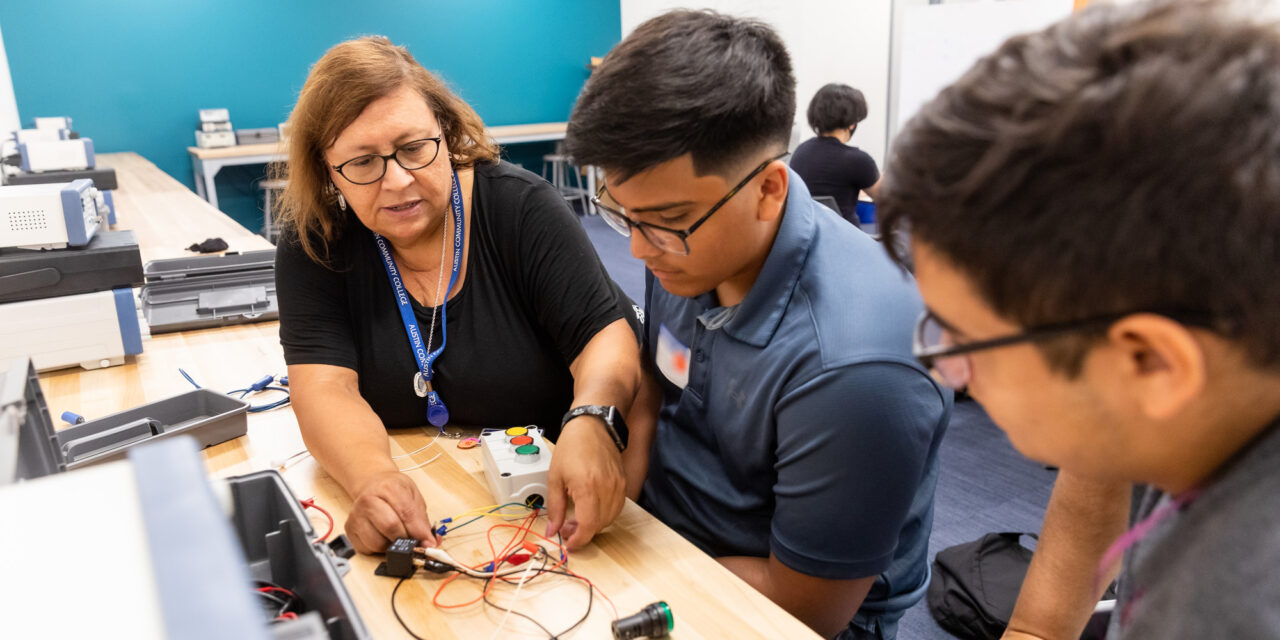 ACC’s Laura Marmolejo Wins Workforce Award for Transforming Manufacturing Education