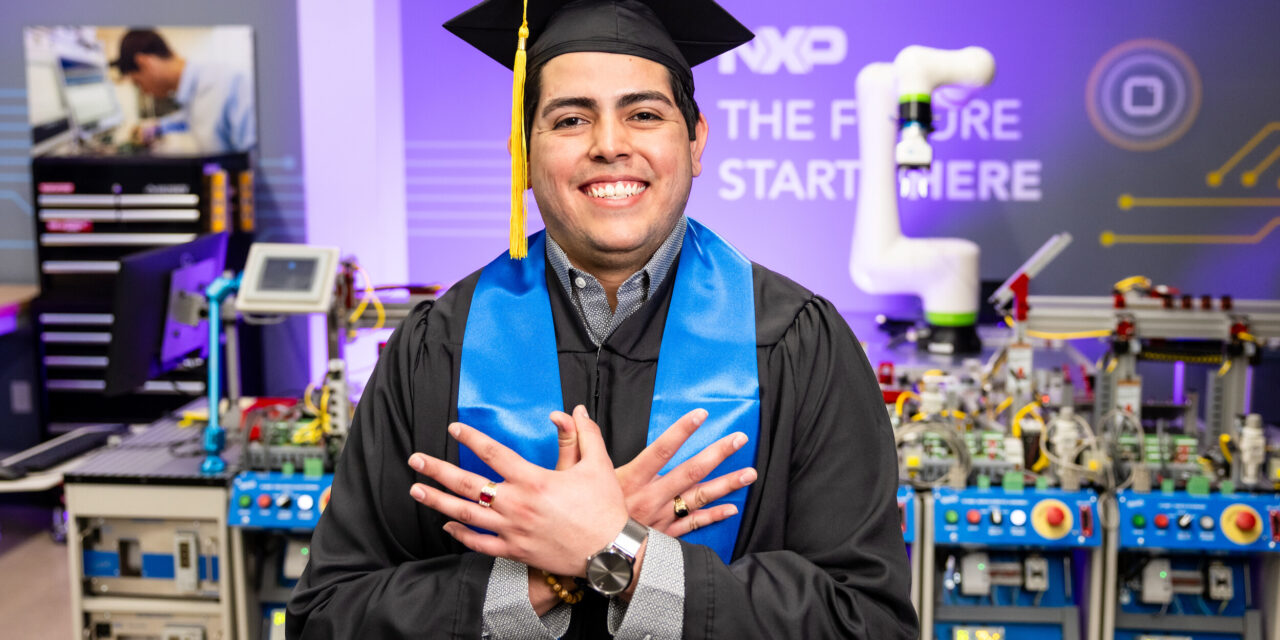 Meet ACC spring 2025 Graduate Carlos R. as he earns his bachelor’s degree